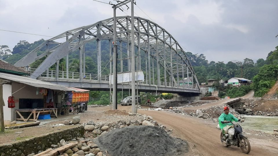 jembatan akses negeri di atas awan